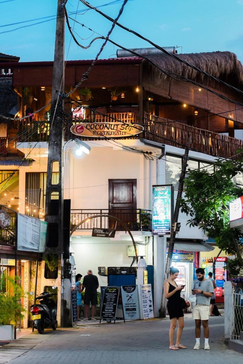 Coconut Style Restaurant & Milinda Guest Hotell Unawatuna Exteriör bild