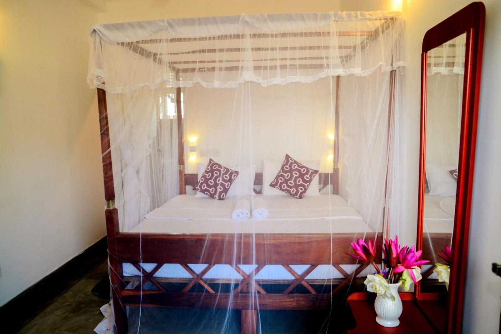Coconut Style Restaurant & Milinda Guest Hotell Unawatuna Exteriör bild