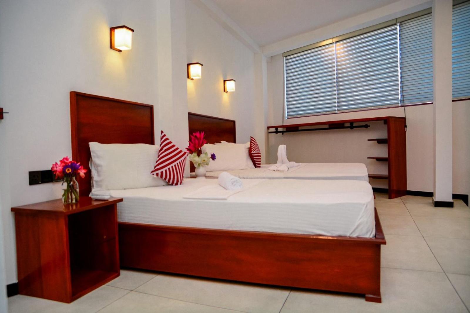Coconut Style Restaurant & Milinda Guest Hotell Unawatuna Exteriör bild