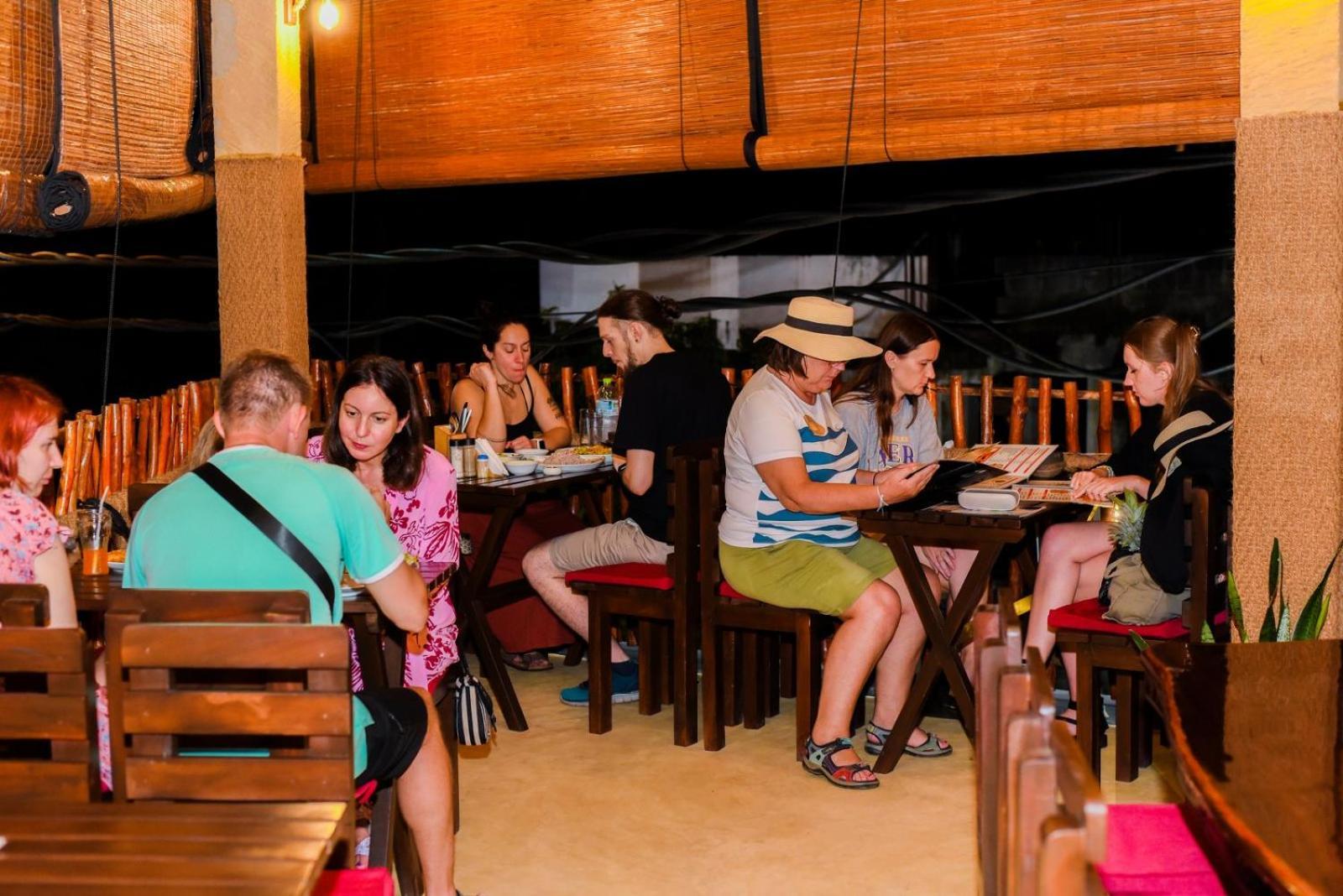Coconut Style Restaurant & Milinda Guest Hotell Unawatuna Exteriör bild