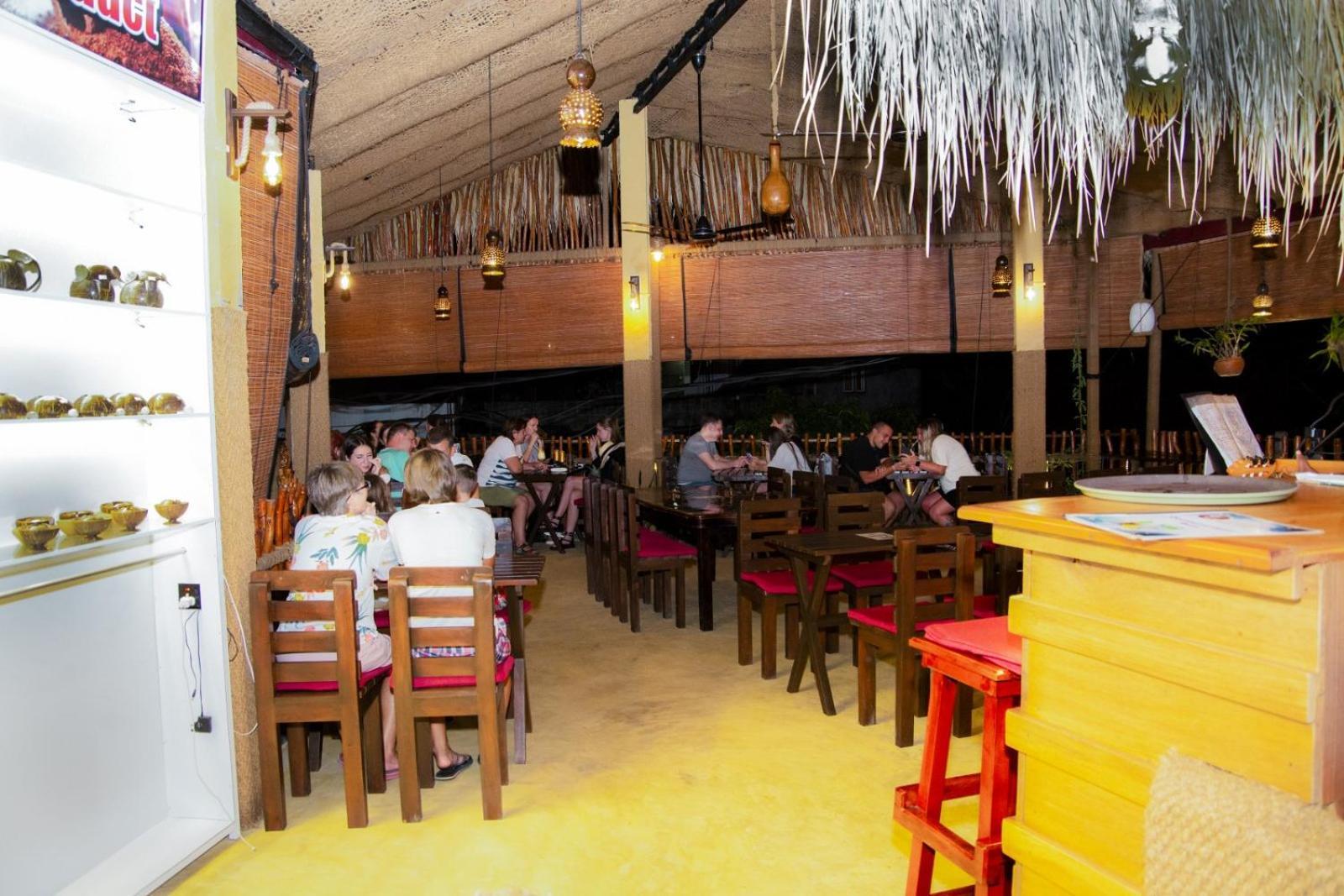 Coconut Style Restaurant & Milinda Guest Hotell Unawatuna Exteriör bild