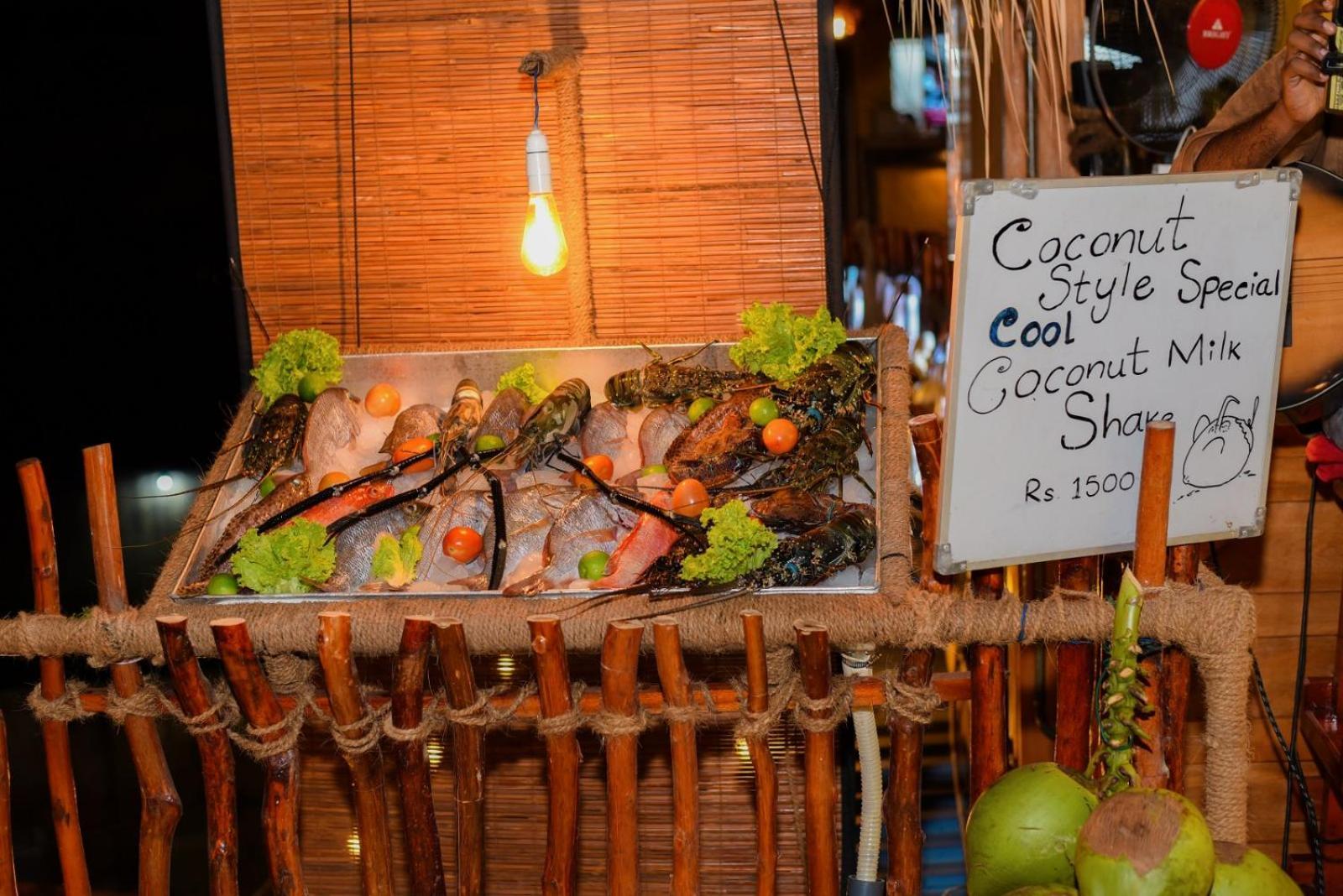 Coconut Style Restaurant & Milinda Guest Hotell Unawatuna Exteriör bild