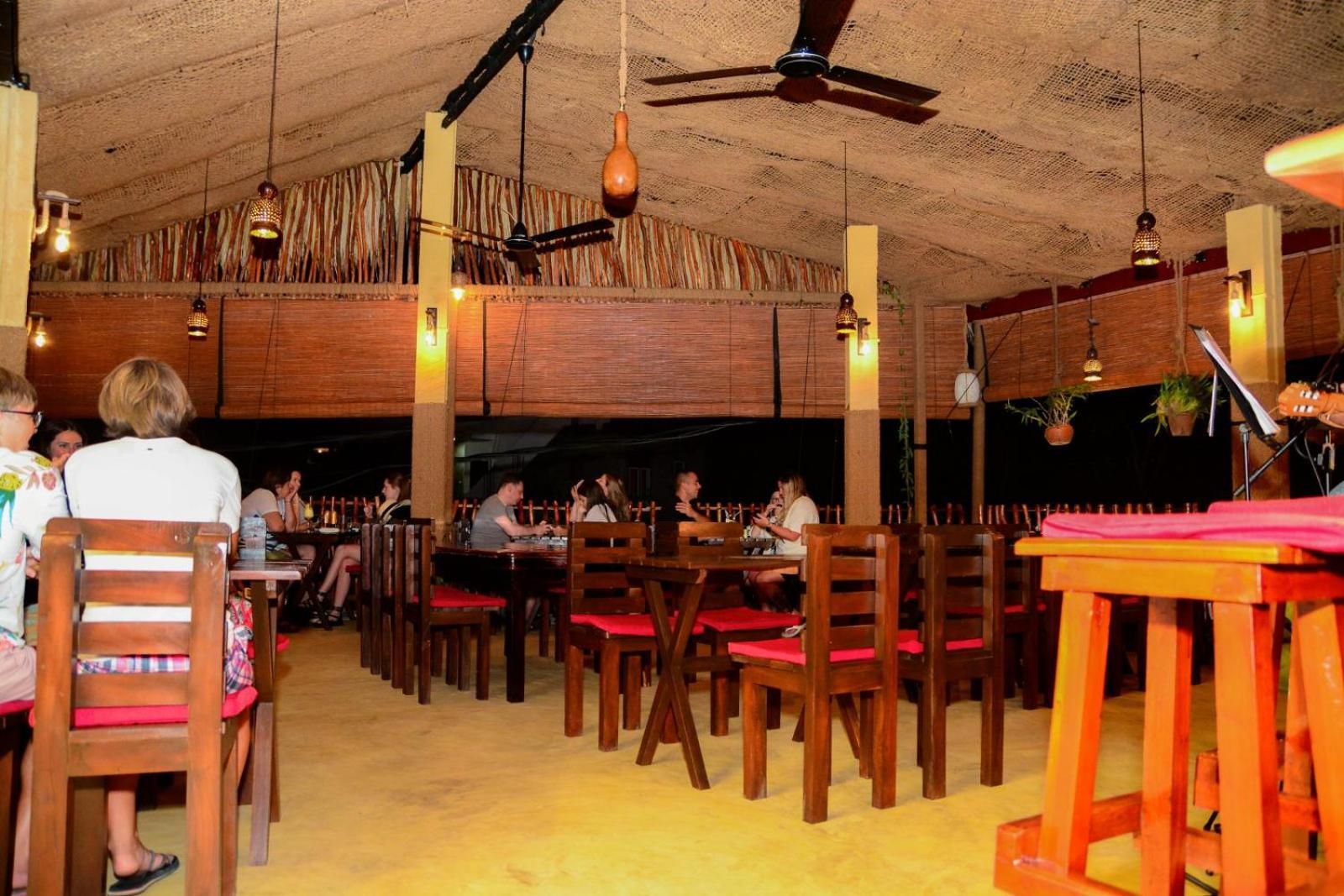 Coconut Style Restaurant & Milinda Guest Hotell Unawatuna Exteriör bild