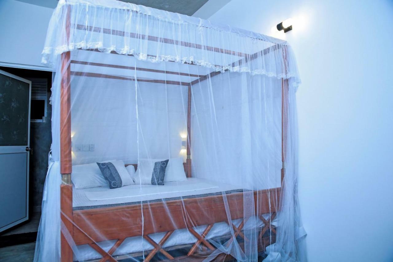 Coconut Style Restaurant & Milinda Guest Hotell Unawatuna Exteriör bild